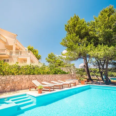 Hvarisca Villa Basina