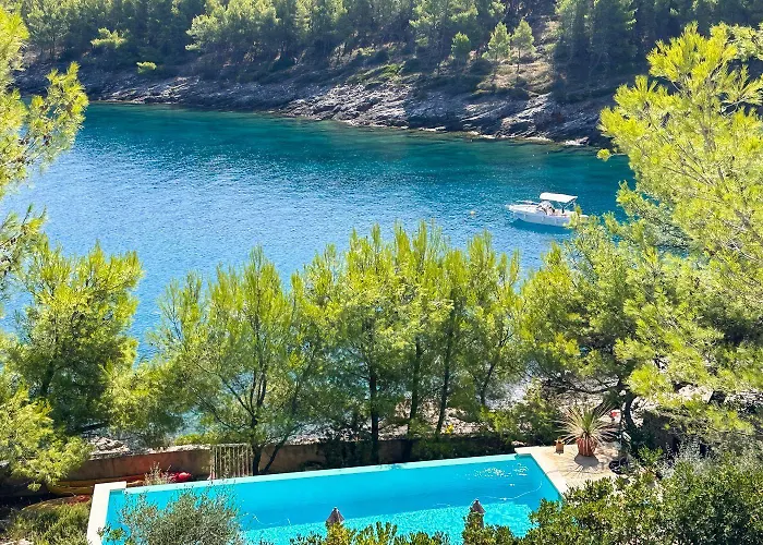Hvarisca * Basina