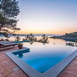 Hvarisca Villa Basina