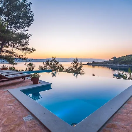 Hvarisca Villa Basina