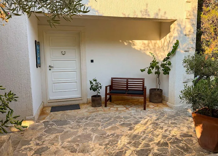 Hvarisca Villa Basina